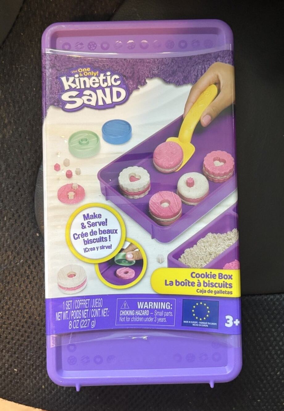 Kinetic Sand Cookie Box Make & Serve Set w/ Storage Case Molds Tools 8oz 3+